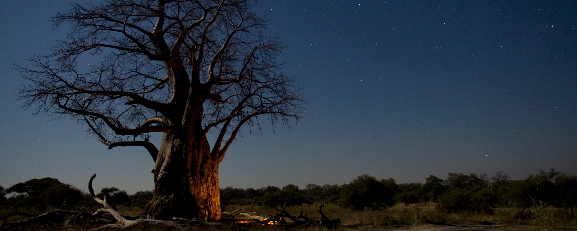 A beautiful example of twilight photography: shooting on the edge of light with long exposures.