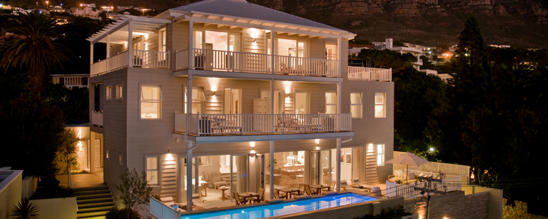 Sea Five Boutique Hotel's superb beachfront location (just 300m from the sand) makes this stylish retreat a must for sun lovers!