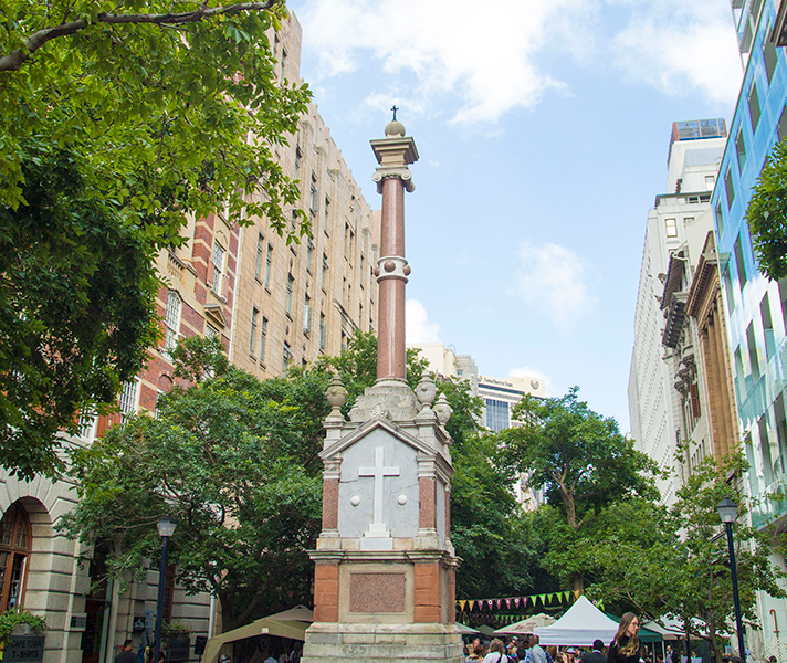 Sunny Thursdays see everyone out enjoing the organic food market in St George’s Mall.
