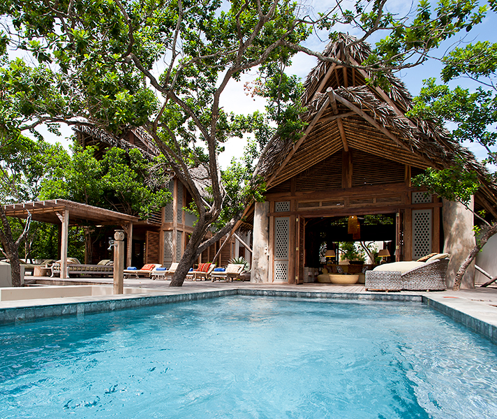 The ultimate in 'shipwreck chic', Suluwilo has been designed with natural materials like timber, thatch & driftwood.