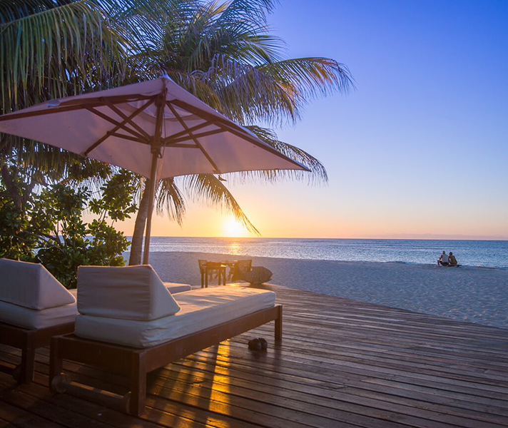 Sunsets & balmy evenings come standard on the Seychelles.