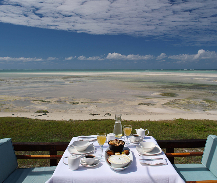 Coral Lodge has a breathtaking situation overlooking two sand-rimmed bays.