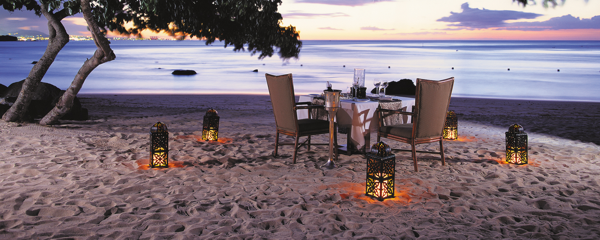 Set on the West Coast of Mauritius, The Oberoi offers delectable dining at the ocean's edge.