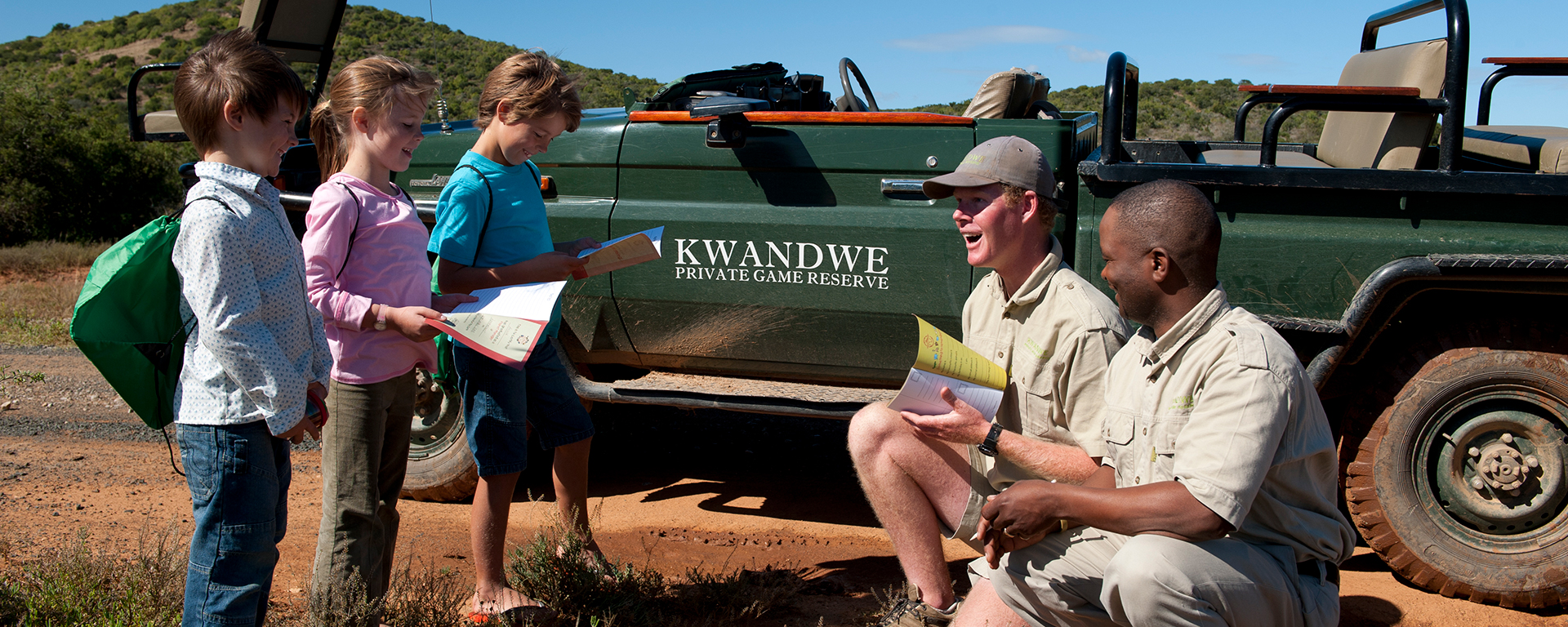 'Blue Craners' at Kwandwe Ecca Lodge learn bushcraft from the patient guides.