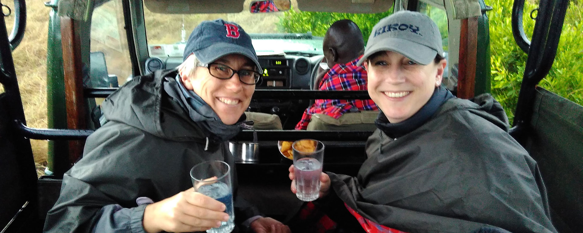 Go2Africans Bonita and Tracy enjoyed 'raindowners' in the Masai Mara in November 2016! This is the short rainy season so occasional afternoon downpours allow the guides to get creative with the traditional sundowners.