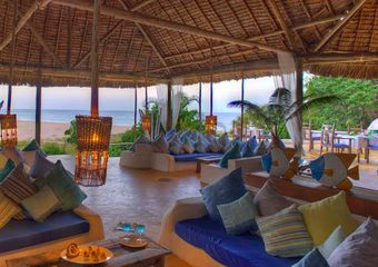 banner-Cascade-of-cushions-in-the-lounge-at-Ras-Kutani