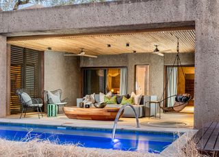 banner-earth_lodge_lux_suite_exterior_resize1