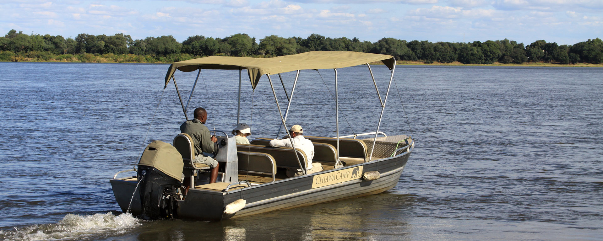 The Zambezi River allows for huge variety of activities in the park, like cruises, canoeing and fishing. It’s a great place to pass the heat of the afternoon before the late game drive.