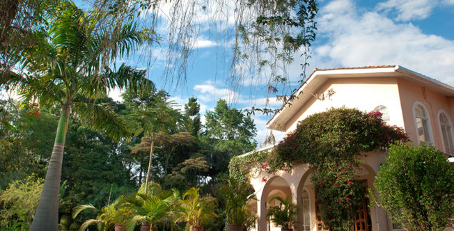 HouseOfWaine-Exterior-MainEntrance