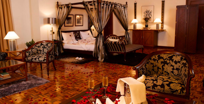 HouseOfWaine-UpperLevelBedroom-LuxuryRoom