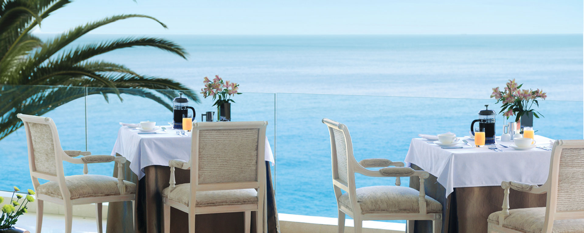 Enjoy breakfast overlooking the Atlantic at The Clarendon Bantry Bay. The balcony is also perfectly positioned for Cape Town’s famously sensational sunsets.