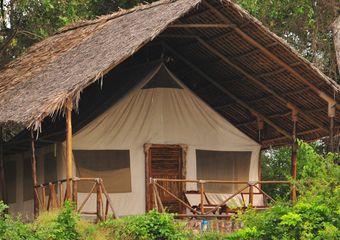 banner-SelousRiversideCamp-Exterior-Boma/CampFire
